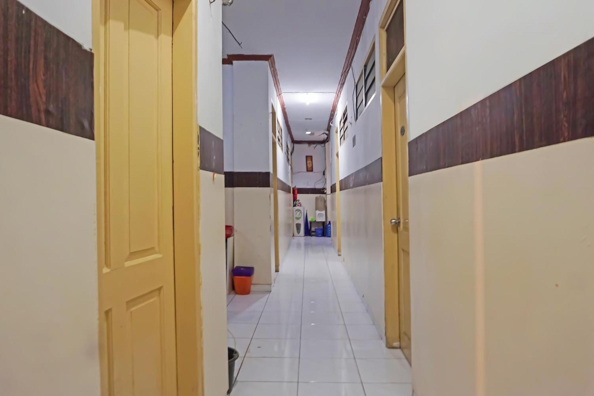 Oyo 1935 Hotel Diamond Inn Makassar Eksteriør bilde