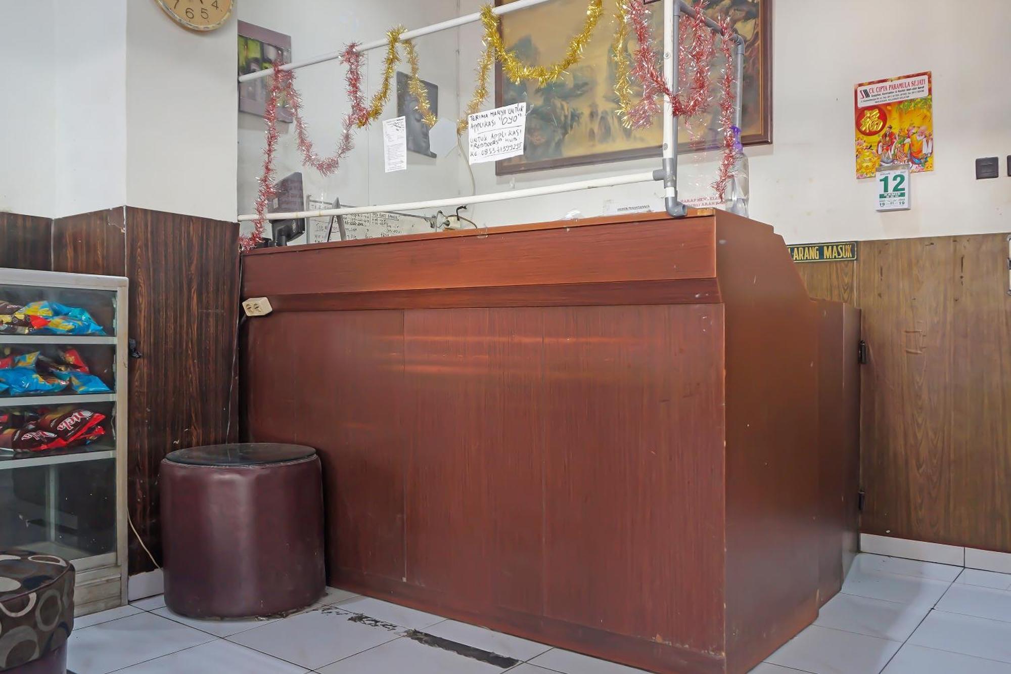 Oyo 1935 Hotel Diamond Inn Makassar Eksteriør bilde