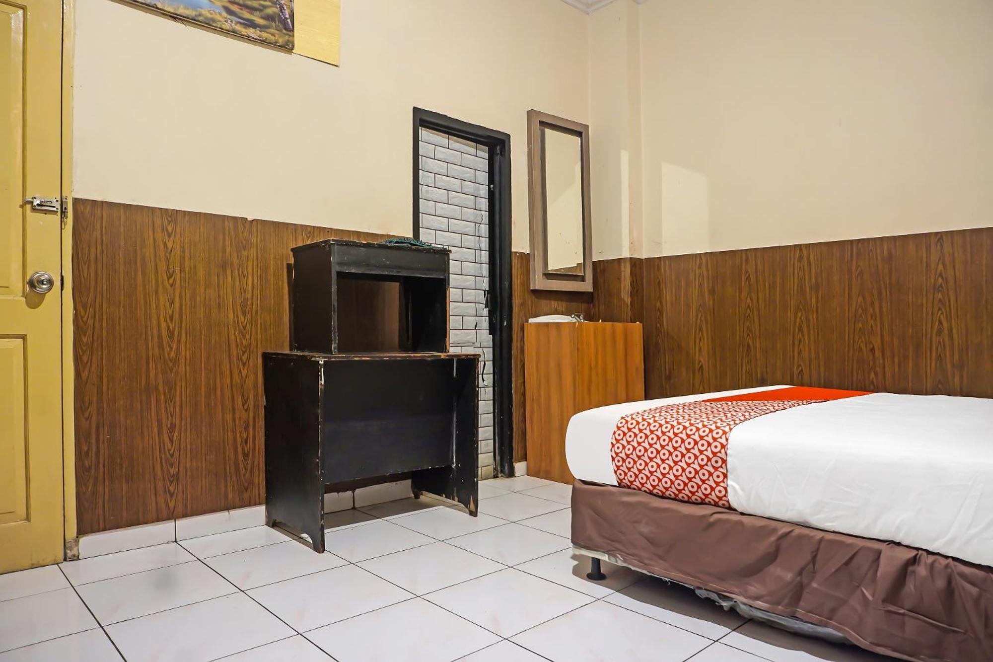 Oyo 1935 Hotel Diamond Inn Makassar Eksteriør bilde